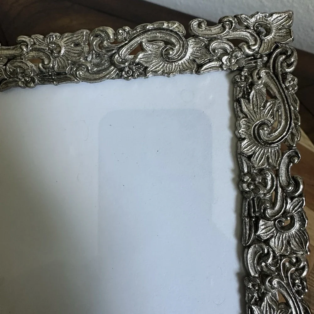 Vintage Floral Paisley‎ Silver Tone Metal Textured Picture Frame Photo 5x7 inch